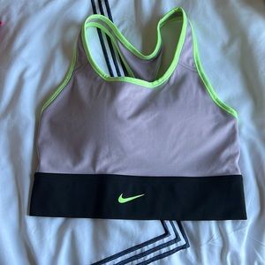Nike medium sports bra